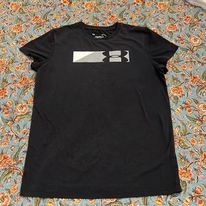 Medium black under armour T-shirt